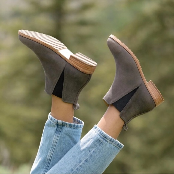 Nisolo Eva Everyday Chelsea Boot Taupe Size 6 - Picture 3 of 15